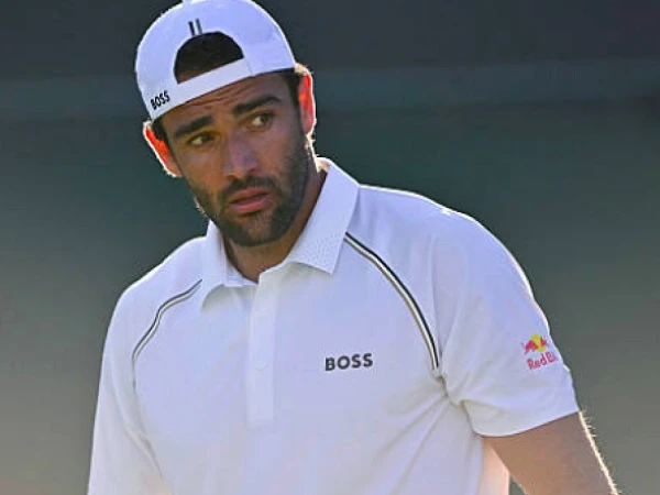 Bertahan, Matteo Berrettini Mundur Dari Kitzbuhel