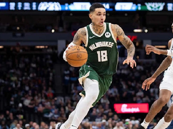 Damian Lillard Hengkang, Nomornya Diambil Kyle Kuzma