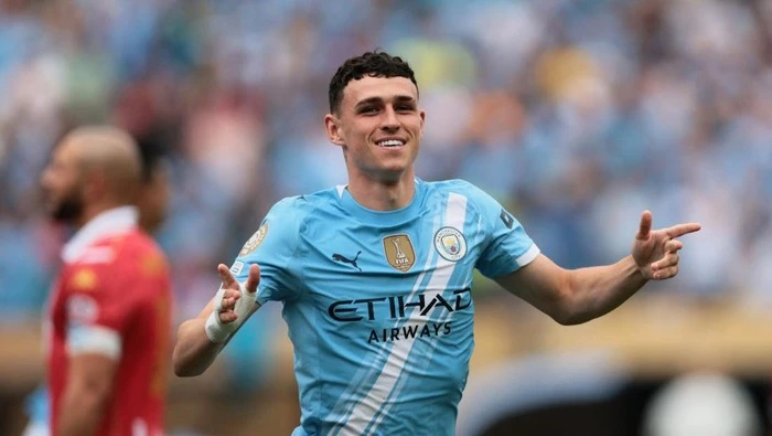 Phil Foden Bukan Ingin Gantikan De Bruyne, Cuma Mau...