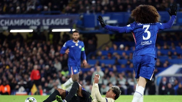 Dear Lamine Yamal, Lupakan Cucurella